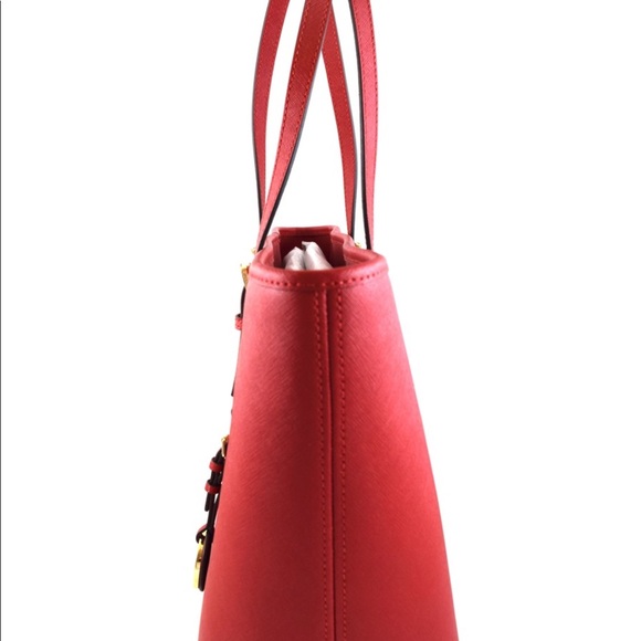 Jet Set Travel Top ZIP - Picture 2 of 4